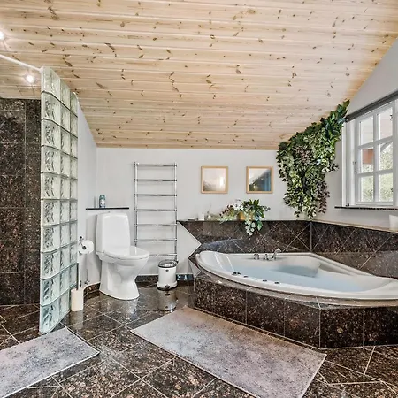 Lovely In With Wifi Holiday home *